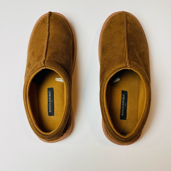 Banana Republic Men's Comfortable Classic Brown Slippers Size 7-8 - Picture 2 of 4